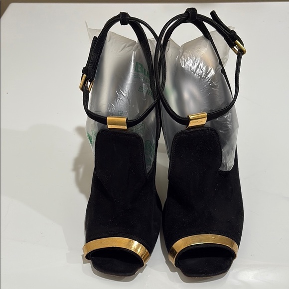 ⭐️Yves Saint Laurent Black High Heel Shoes—GORGEOUS!! Great Condition!!  Size 39 - Picture 1 of 10